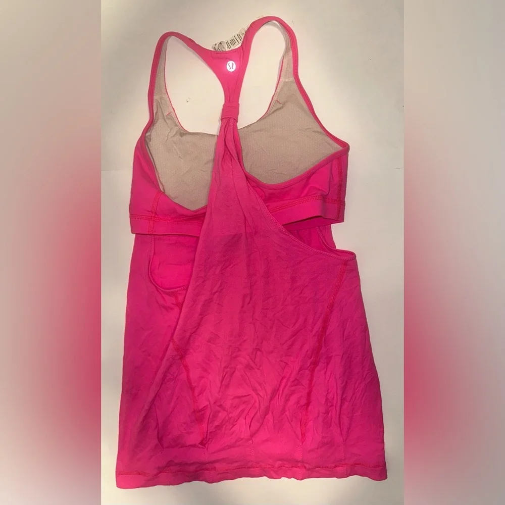 Lululemon Open Back Tank Top with Built-in Bra‎ Women’s Size 6 Bright Pink